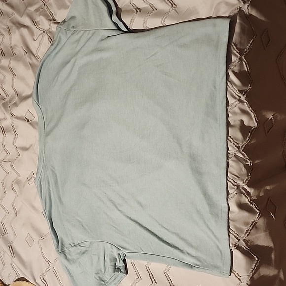 LLD, Light Blue crop top, Size XL - Picture 4 of 4